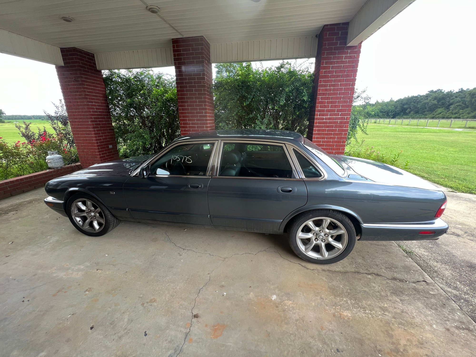 2001 Jaguar XJR - Parting Out 2001 XJR - Pensacola, FL 32571, United States