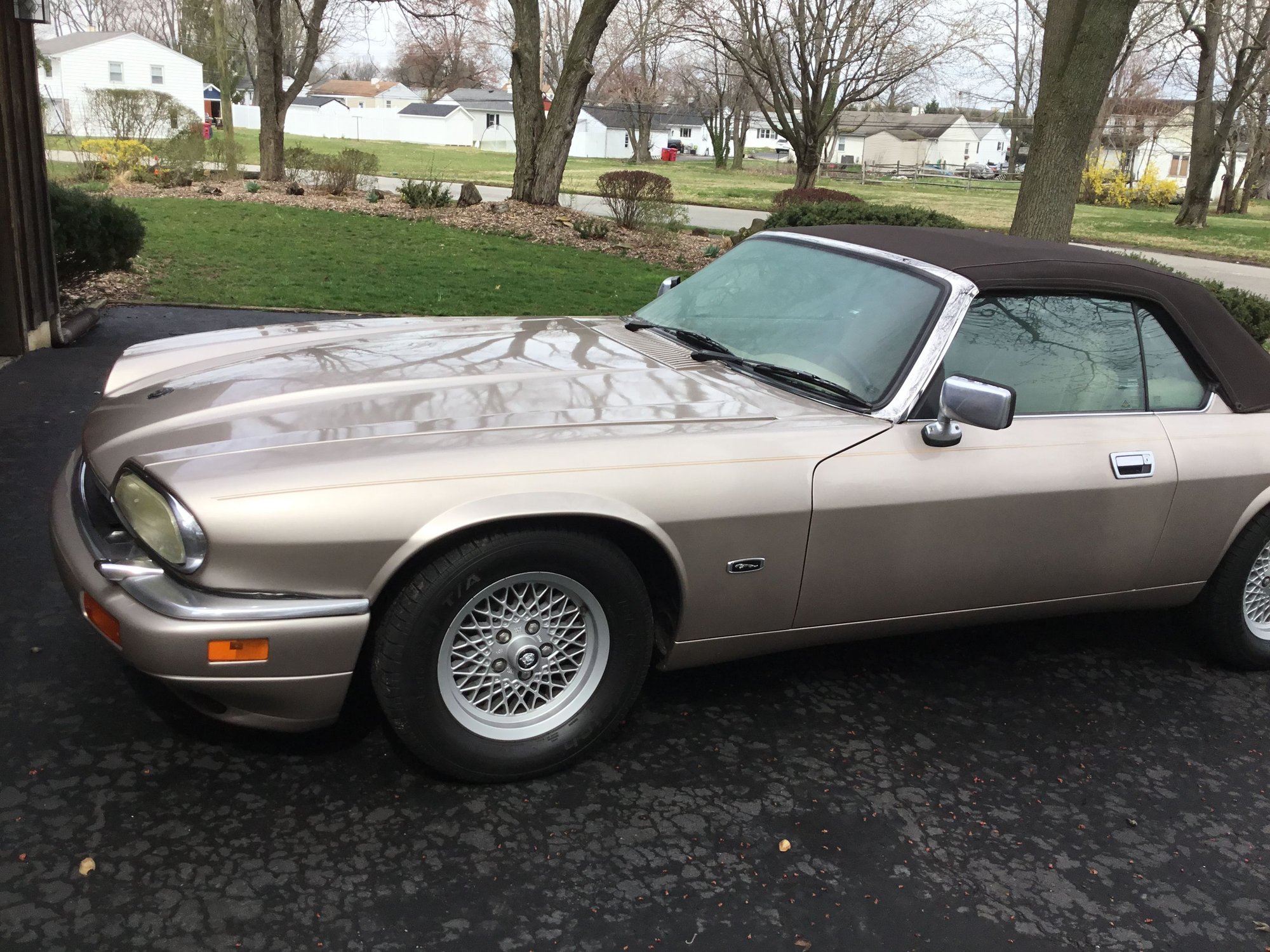1994 Jaguar XJS - FS---1994 XJS 2+2 convertible - Used - VIN Sajnx2747rc189216 - 118,000 Miles - 6 cyl - 2WD - Automatic - Convertible - Beige - Norristown, PA 19403, United States