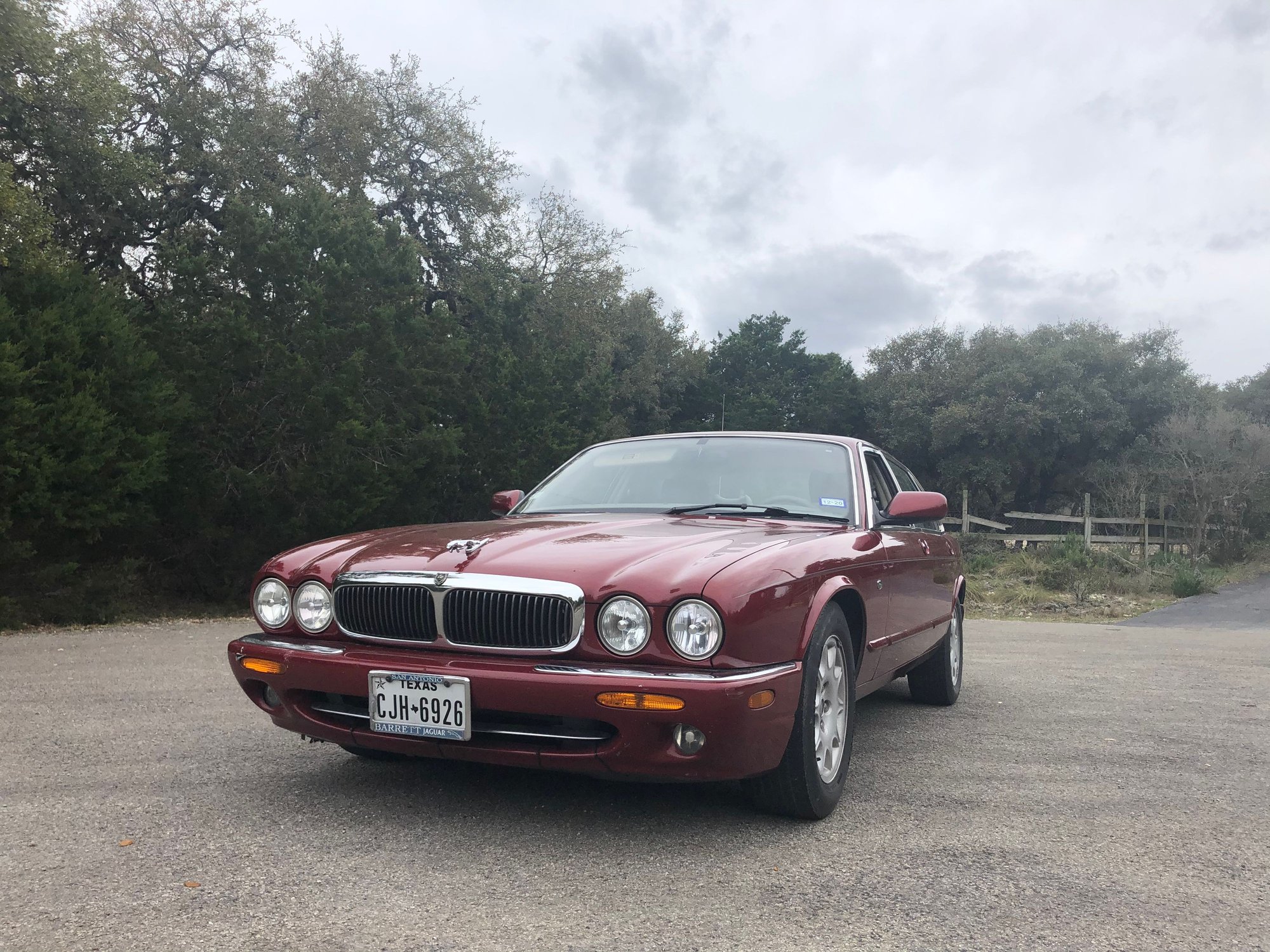 1998 Jaguar XJ8 - Cheap jag - New - VIN SAJHX1240WC840051 - 142,000 Miles - 8 cyl - 2WD - Automatic - Sedan - Red - Boerne, TX 78015, United States
