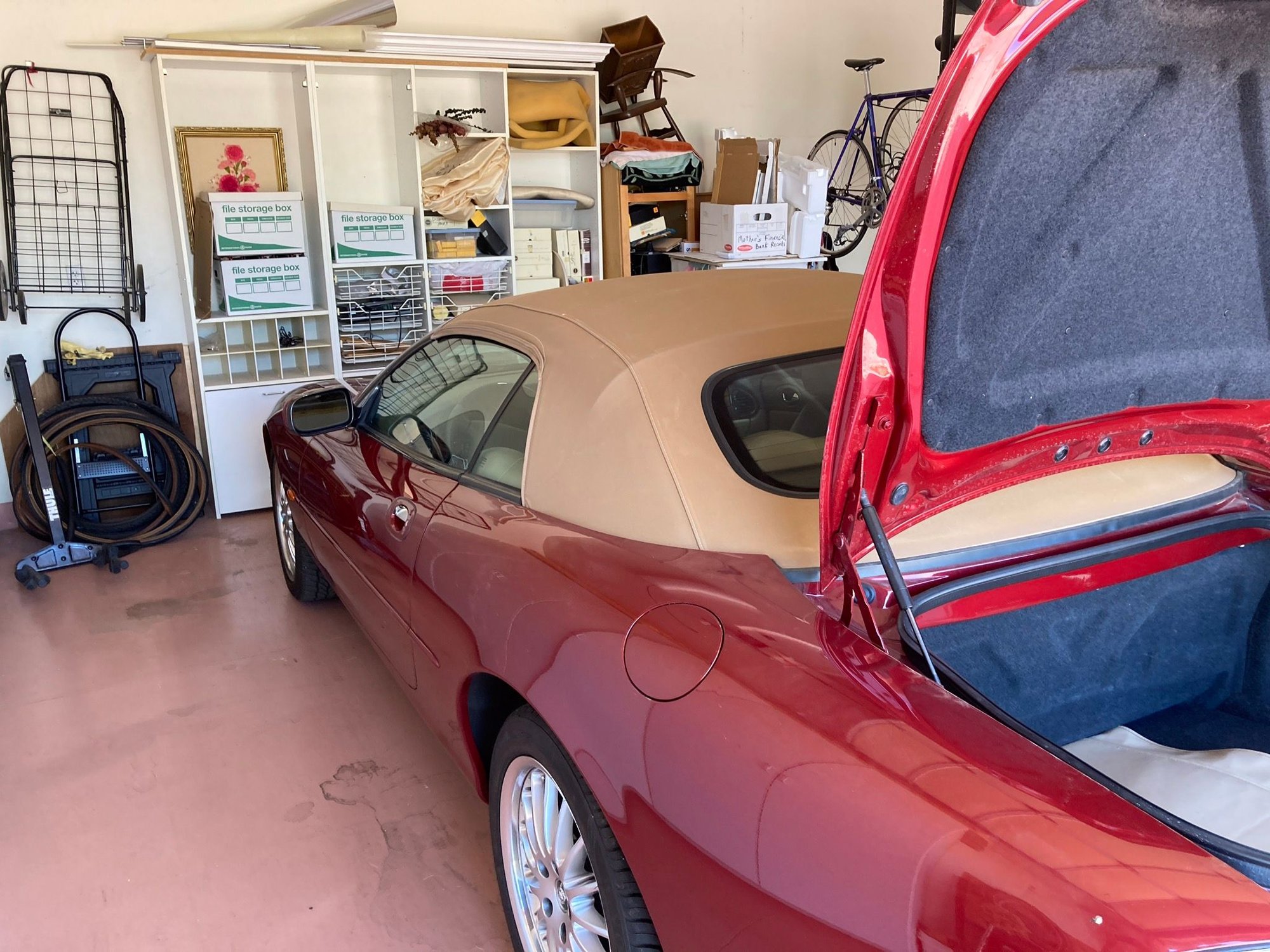 2003 Jaguar XK8 - Low mileage AZ convertible 2003 - Used - VIN SAJDA42C732A34382 - 57,600 Miles - 8 cyl - 2WD - Automatic - Tucson, AZ 85742, United States
