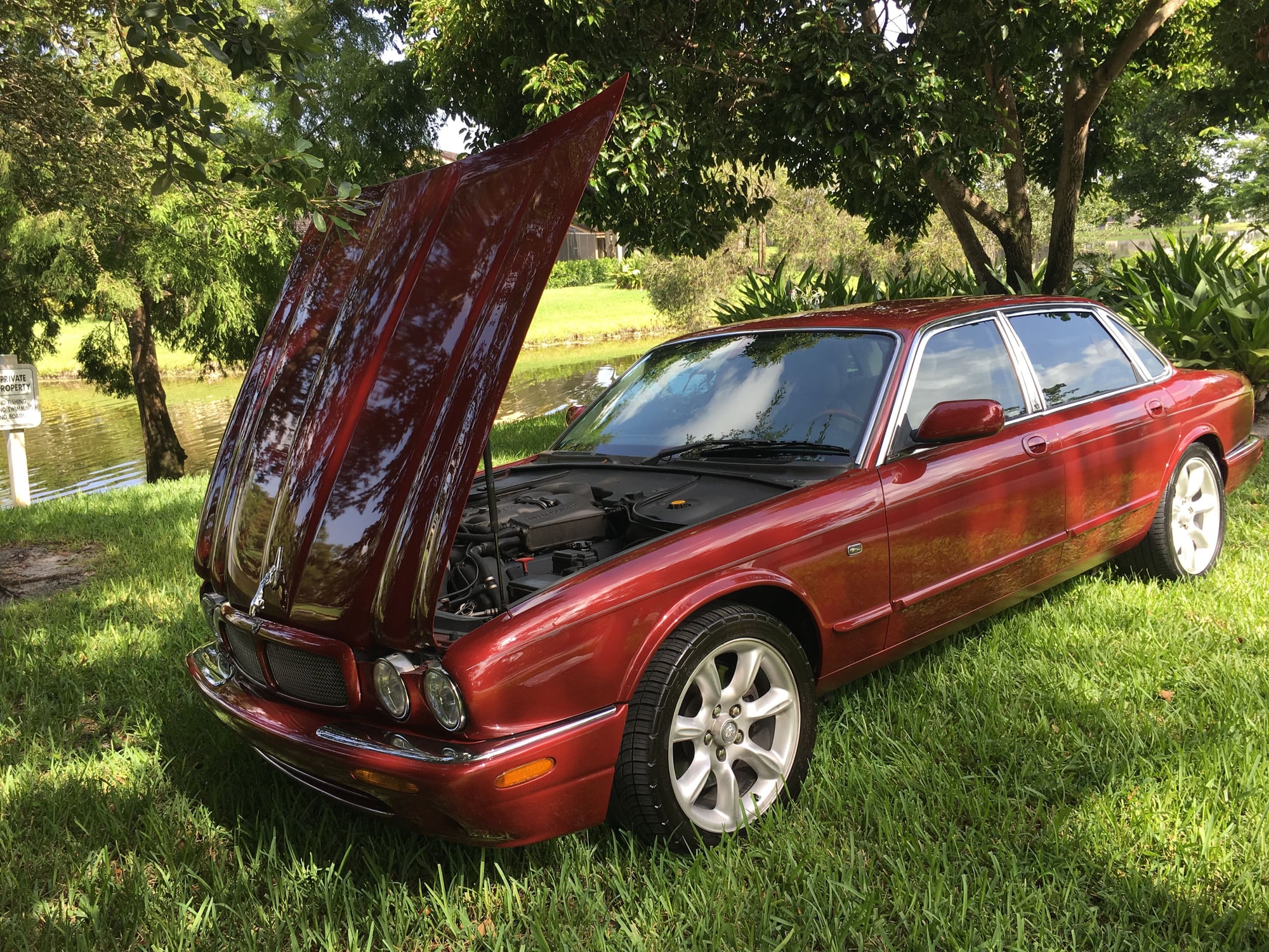 2000 Jaguar XJR - 2000 jaguar xjr in superior condition inside & out - Used - VIN SAJDA15BXYMF14459 - 79,950 Miles - 8 cyl - 2WD - Automatic - Sedan - Red - Pembroke Pines, FL 33026, United States