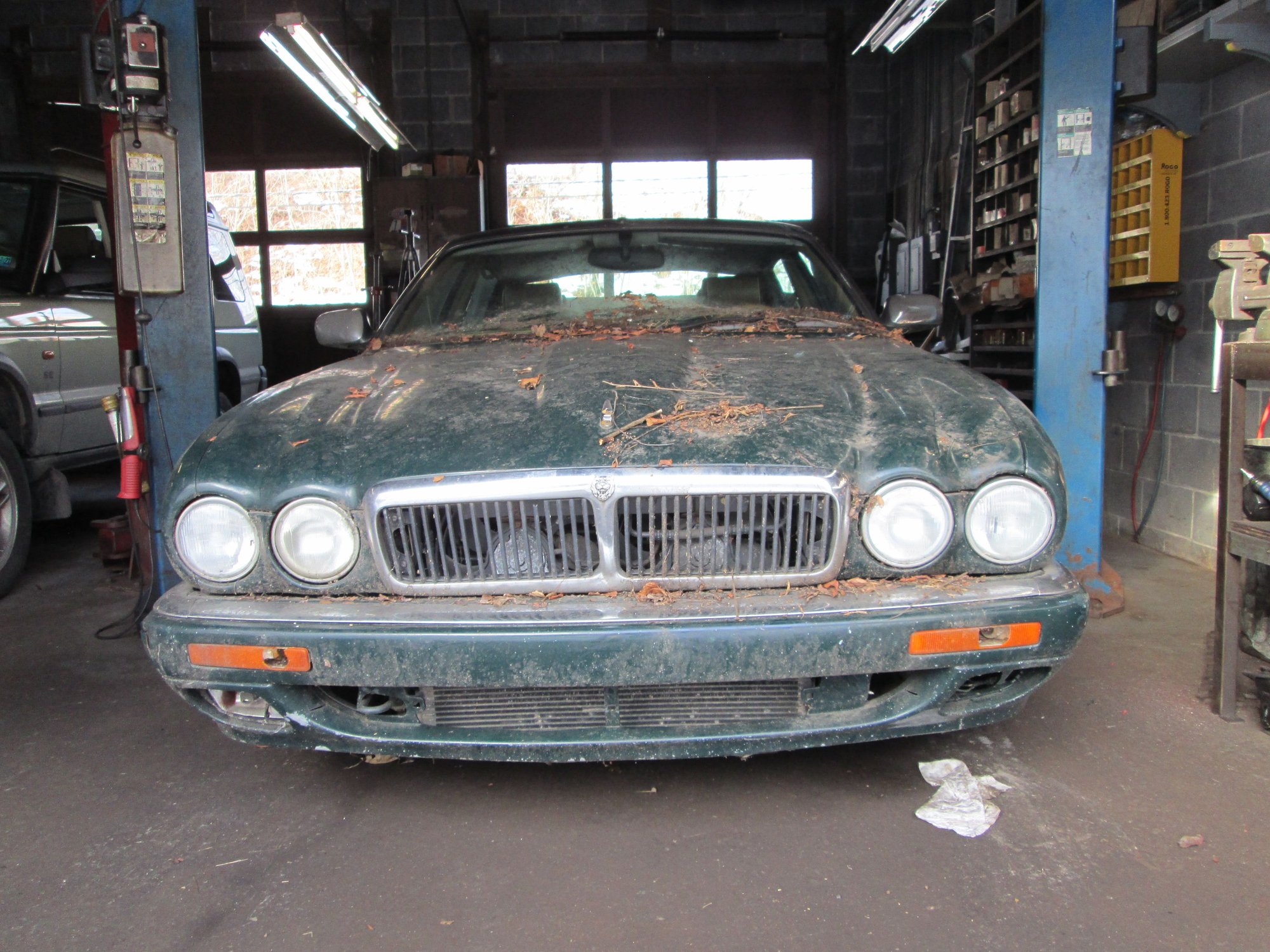 1996 Jaguar XJ12 - 1996 Jaguar XJ12,parting out - Used - VIN SAJMX6348TC768621 - 12 cyl - 2WD - Automatic - Sedan - Other - Plains, PA 18705, United States