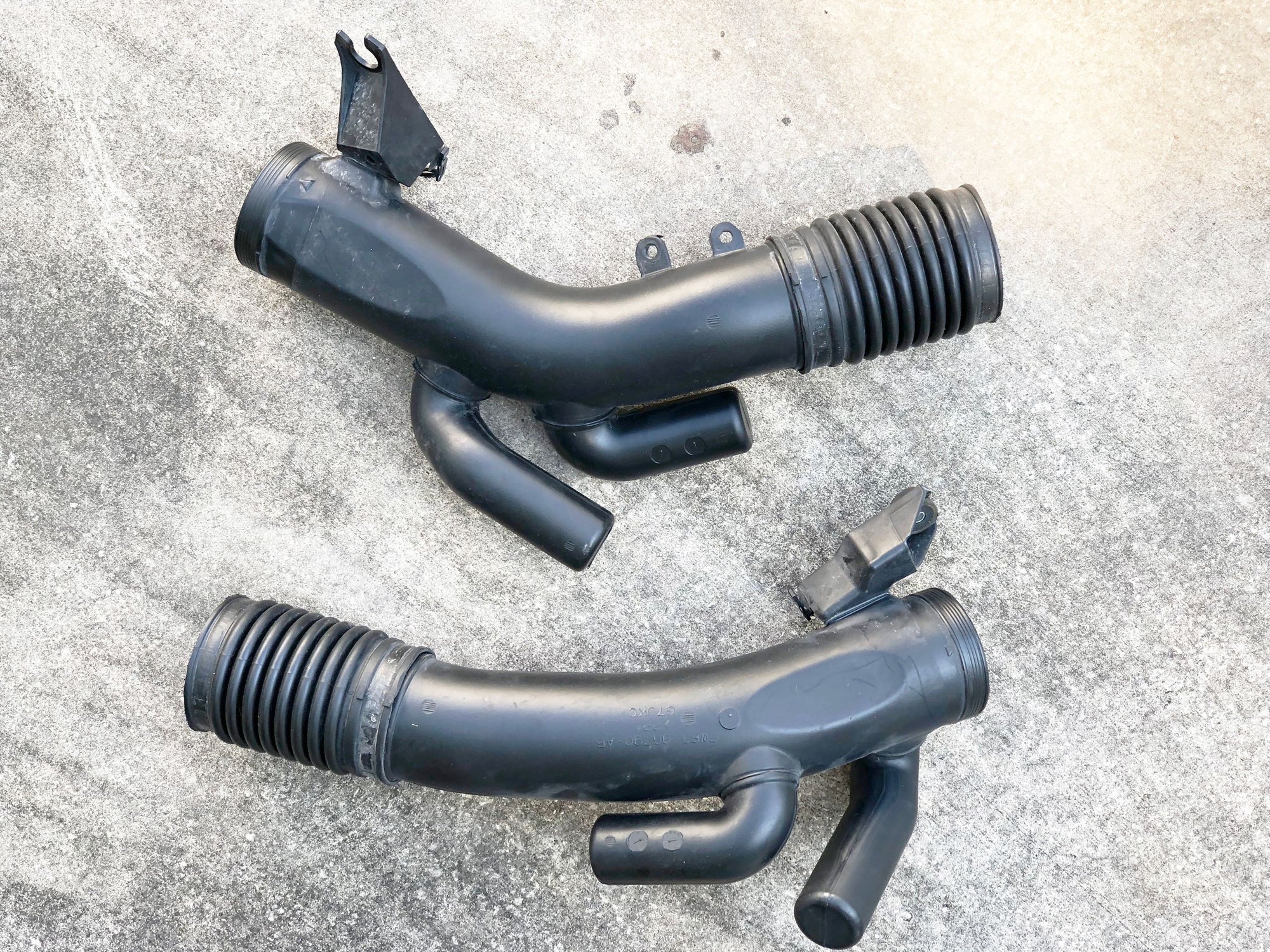 Engine - Intake/Fuel - Jaguar XKR 2007-2009 OEM dual intake, filters & filter boxes - Used - 2007 to 2009 Jaguar XKR - St.petersburg, FL 33710, United States