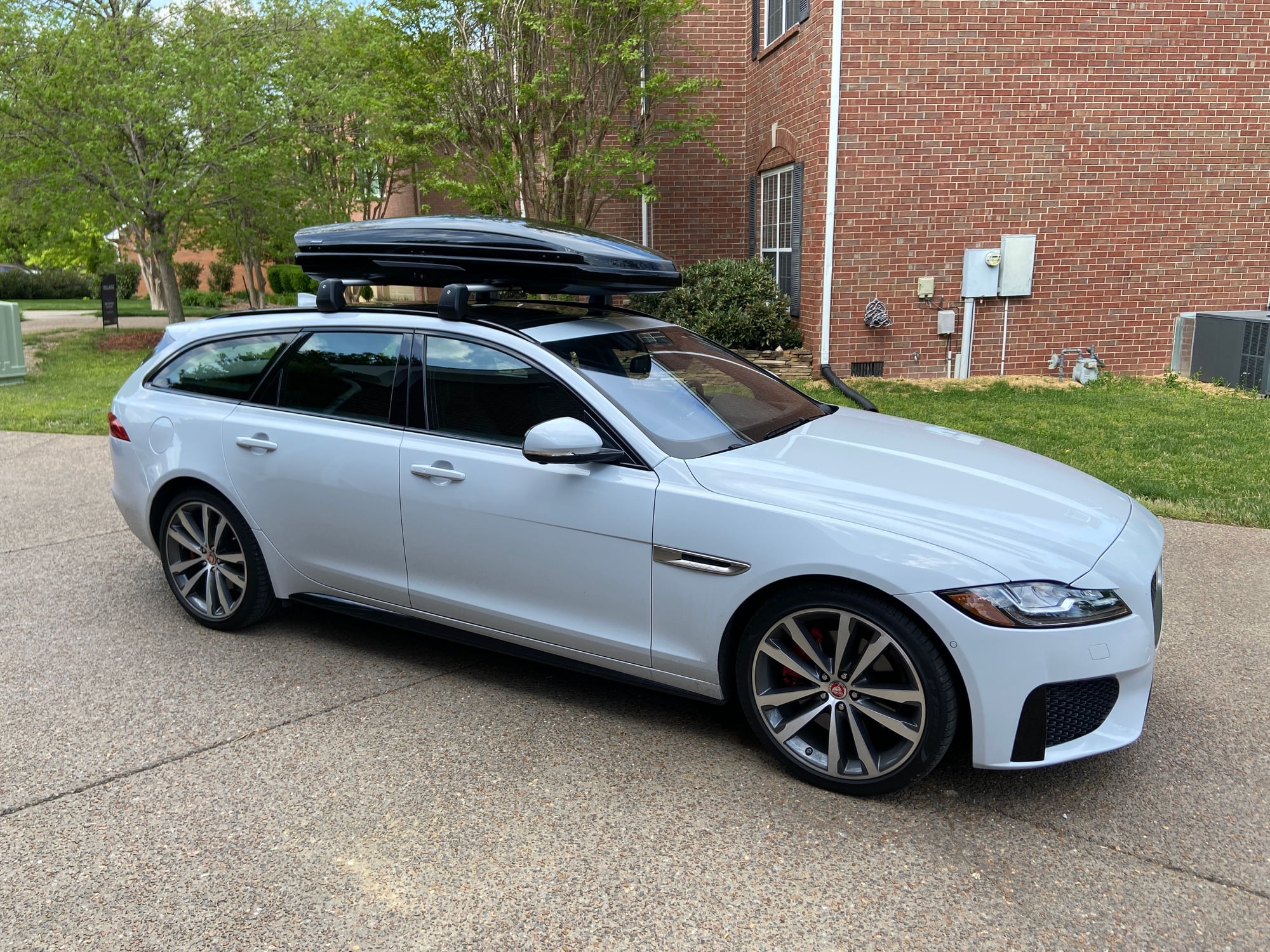 Accessories - Jaguar roof accessories (stowage box, cross bars, bike racks) - Used - 2018 to 2022 Jaguar XF - Nashville, TN 37221, United States