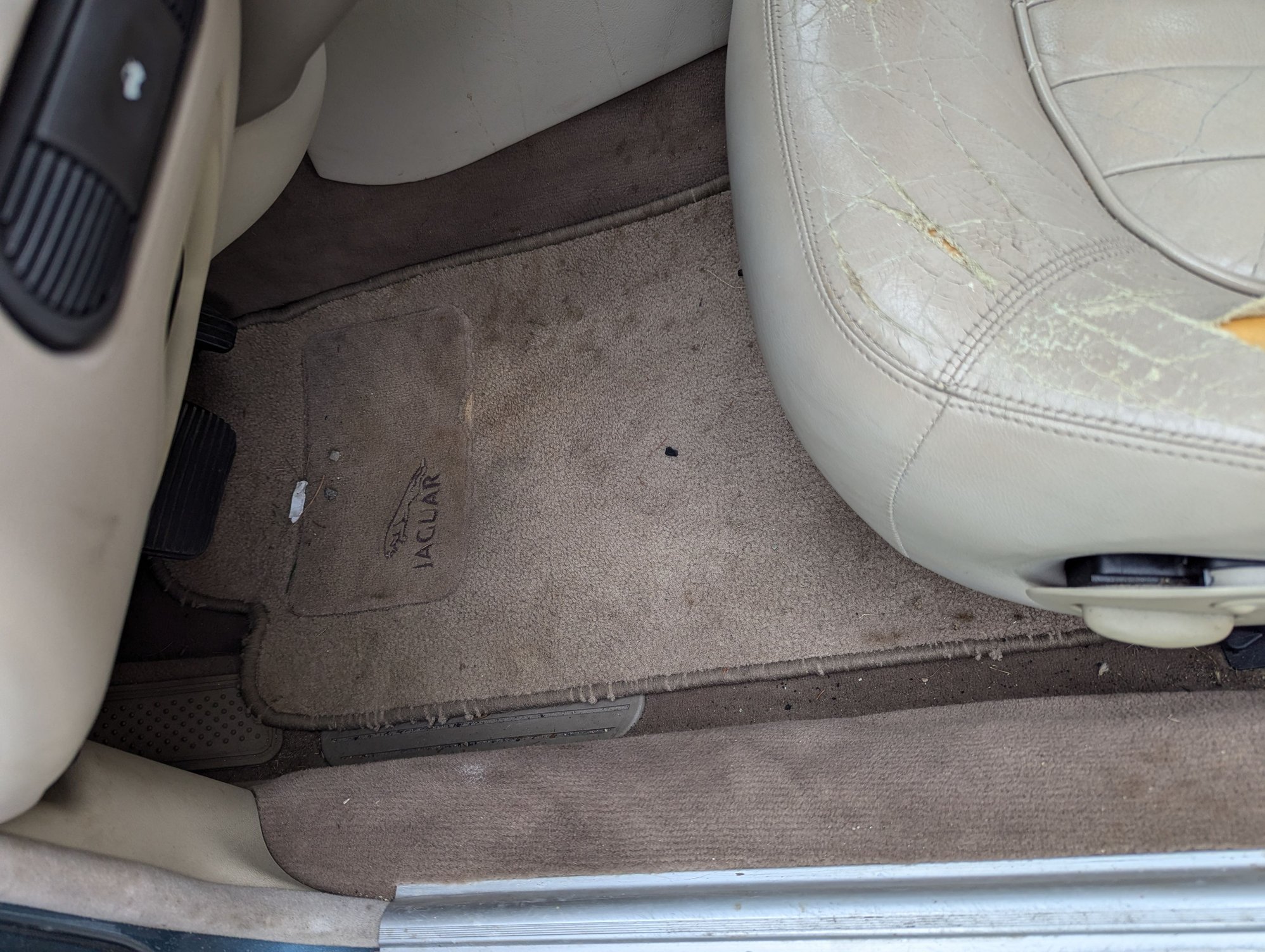 1999 Jaguar XJ8 - 1999 XJ8L full part out - West Gardiner, ME 04345, United States