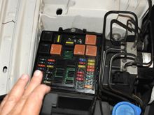 2004 XJ8 fuse box