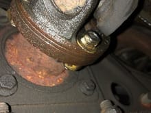 I'm curious if the pinion input seal was leaking, wouldnt the rusty portion afte of the driveshaft connection point be wet?