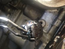 when inserted to the alternator the locking clip is on the LHS (outer edge) which means using top and middle pins on alternator