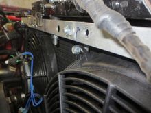 Fans in car, the top ally square tube is bolted to the radtop panel, via rubber mountings.