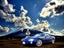 Shaheed and his XKR infront of Mount Fuji in Japan.