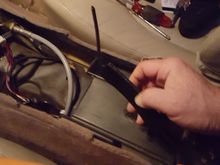 Area between driver snd passenger seats.