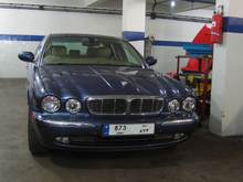 2004 XJ8