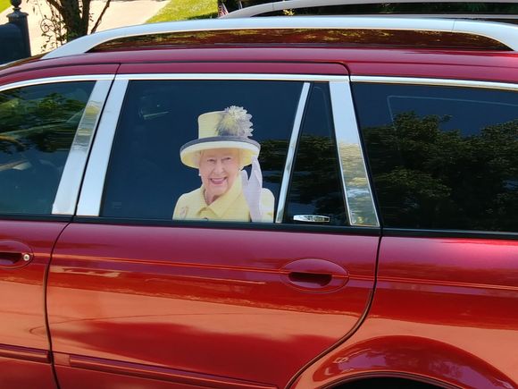 it looks like the queen is riding with me zoomzoom