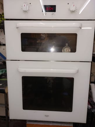 The basic 2 door oven