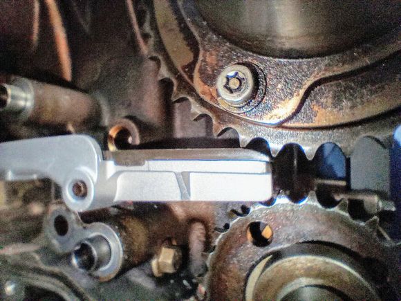 Impingement at left bank vvt sprocket.