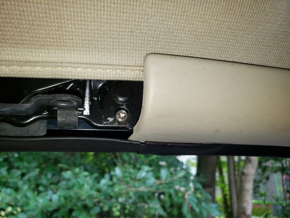 Slot in frame properly engaged with the guide pin
