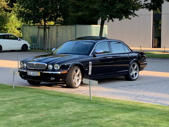 XJ Super V8 Portfolio at the Hotel car park the morning after I bought it, on the way home.