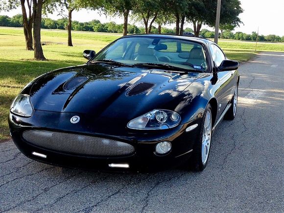        2005 Jaguar XKR Coupe - Onyx/Ivory
    Osram DTRL - BBS 20" "Montreal" Wheels