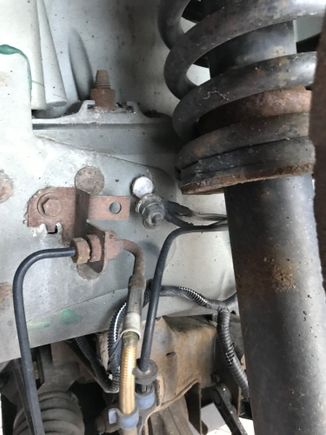 Earth lug in R/H front wheel arch completely sheared off