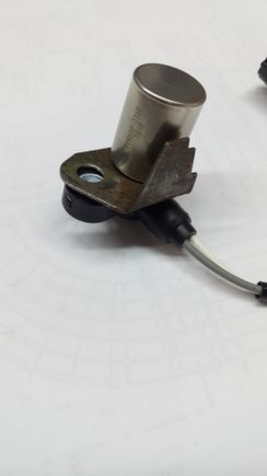 CKS sensor with some sort of reference