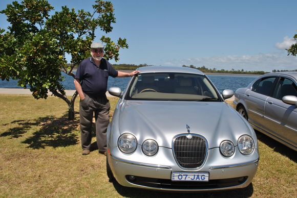 cat_as_trophy (Ken). Ballina 2014