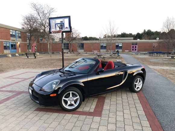 Replacing this 2000 MR2 Spyder with a 2020 SVR very soon. The MR2 is cute but has zero safety tech and weighs nothing. Death trap.