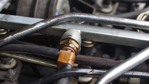 This Component is also covered in Brown Goo and as such could be dripping down on the Injector