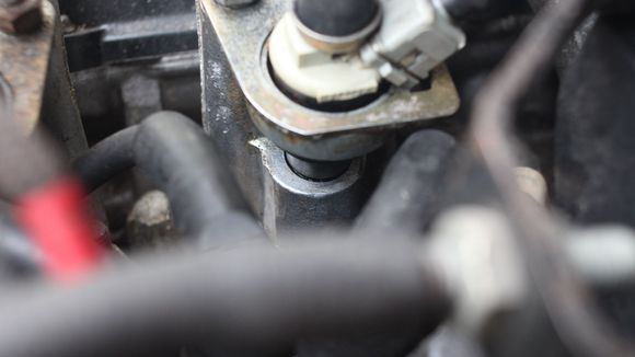 Although I've cleaned the Injector Stem with White Spirit, I haven't attempted to tighten anything up yet
