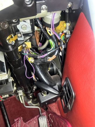 There’s a. Unconnected black wire coming from the center counsel.    Theee two black wires.  One going to the light switch and the other just flipping in the wind.    Does anyone know what that is supposed to be connected to.   Not sure if it’s related or not. 