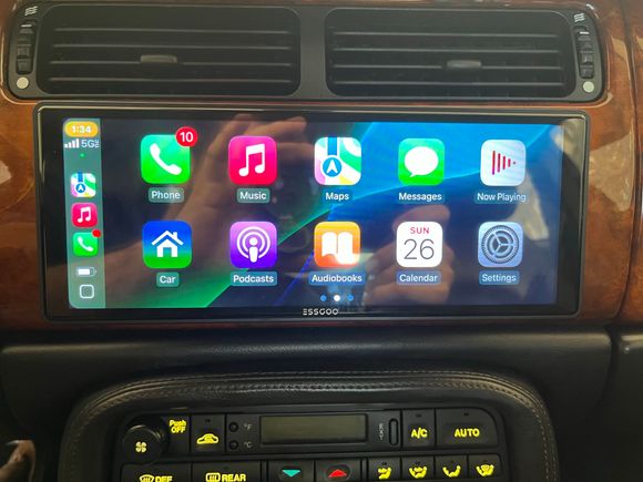 Carplay mode (once it connects to your iPhone, it automatically goes into Carplay). You can return to the system's home via the "Car" button. 