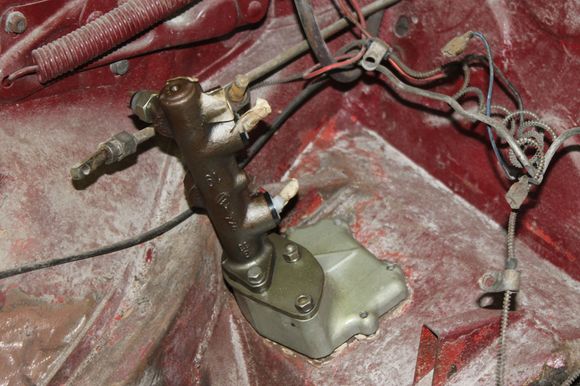 dual circuit master cylinder