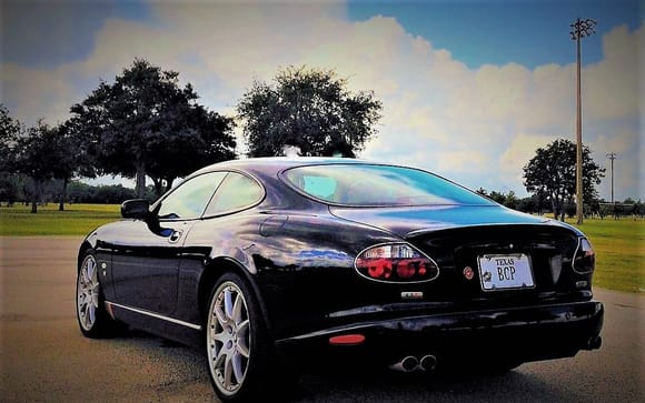 2006 Jaguar XKR Coupe - Onyx/Ivory
