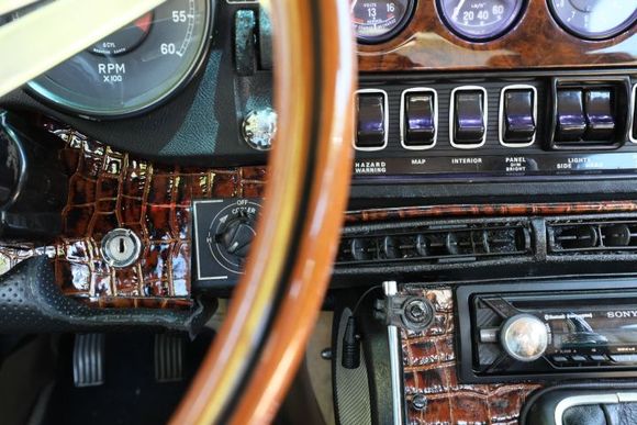 I made a new ignition switch panel to cover gap at steering column & ignition switch.