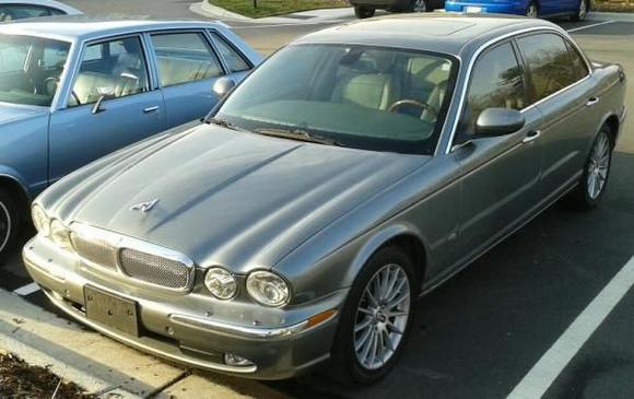 2006 XJ8-L in Quartz metallic