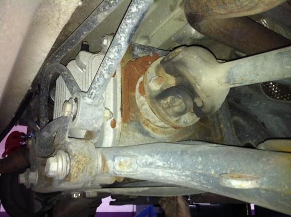 Rear differential and driveaxle.