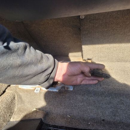 I'm not sure what this plug-in thing is for. Can anybody explain thank you very much it's in the trunk of a 1984 jaguar XJ6.