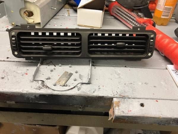 Miscellaneous - center air conditioner vents - Used - 1998 to 2002 Jaguar XK8 - Marion, IA 52302, United States