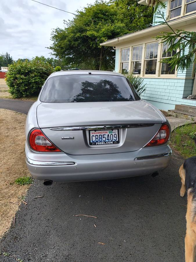 2006 Jaguar Vanden Plas - 2006 Jaguar Vanden Plas - Used - VIN SAJWA82B36SH00035 - 131,950 Miles - 8 cyl - 2WD - Automatic - Sedan - Silver - Chinook, WA 98614, United States