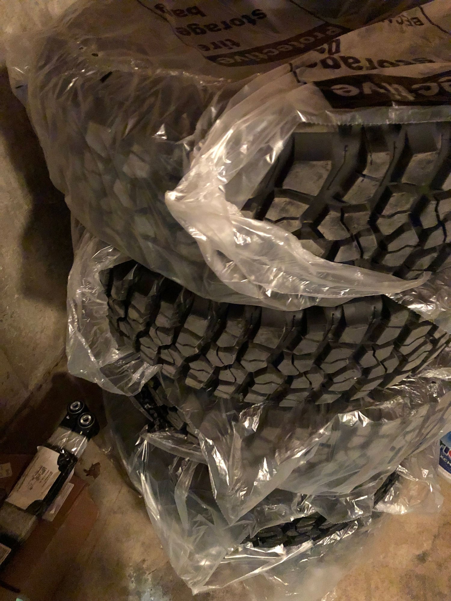 Wheels and Tires/Axles - FS: (5) 255/75/17 BFGoodrich KM2 new take offs - Used - All Years Jeep Wrangler - Bloomingdale, IL 60108, United States
