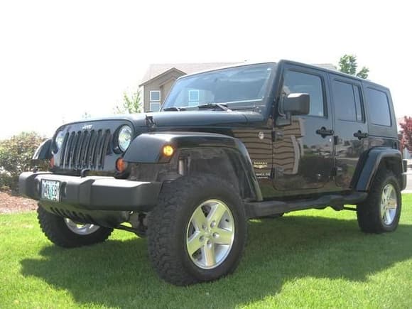 07 Sahara with Rubicon tires and wheels 2