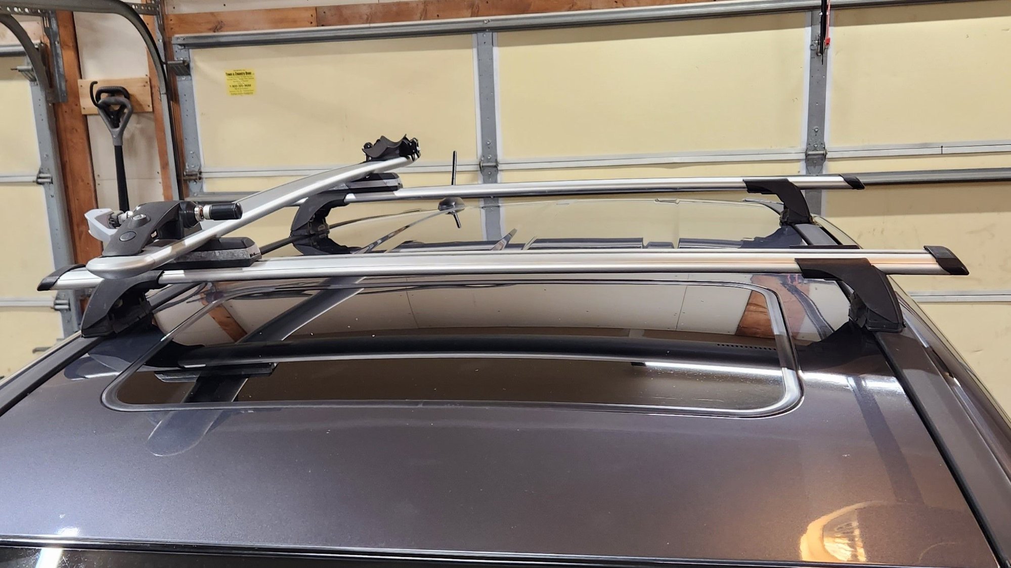 Exterior Body Parts - OEM Yakima Whispbar w/ Bike Rack - Used - All Years  All Models - Dexter, MI 48130, United States