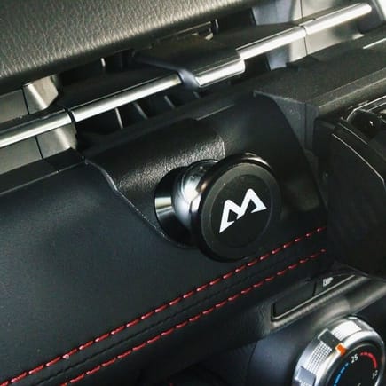Phone holder mounting plate for mazda2/CX-3