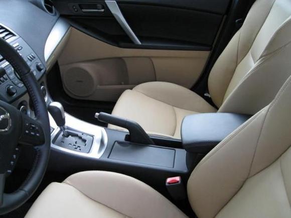 Dune leather interior, Mazda3s 5-Door Grand Touring
