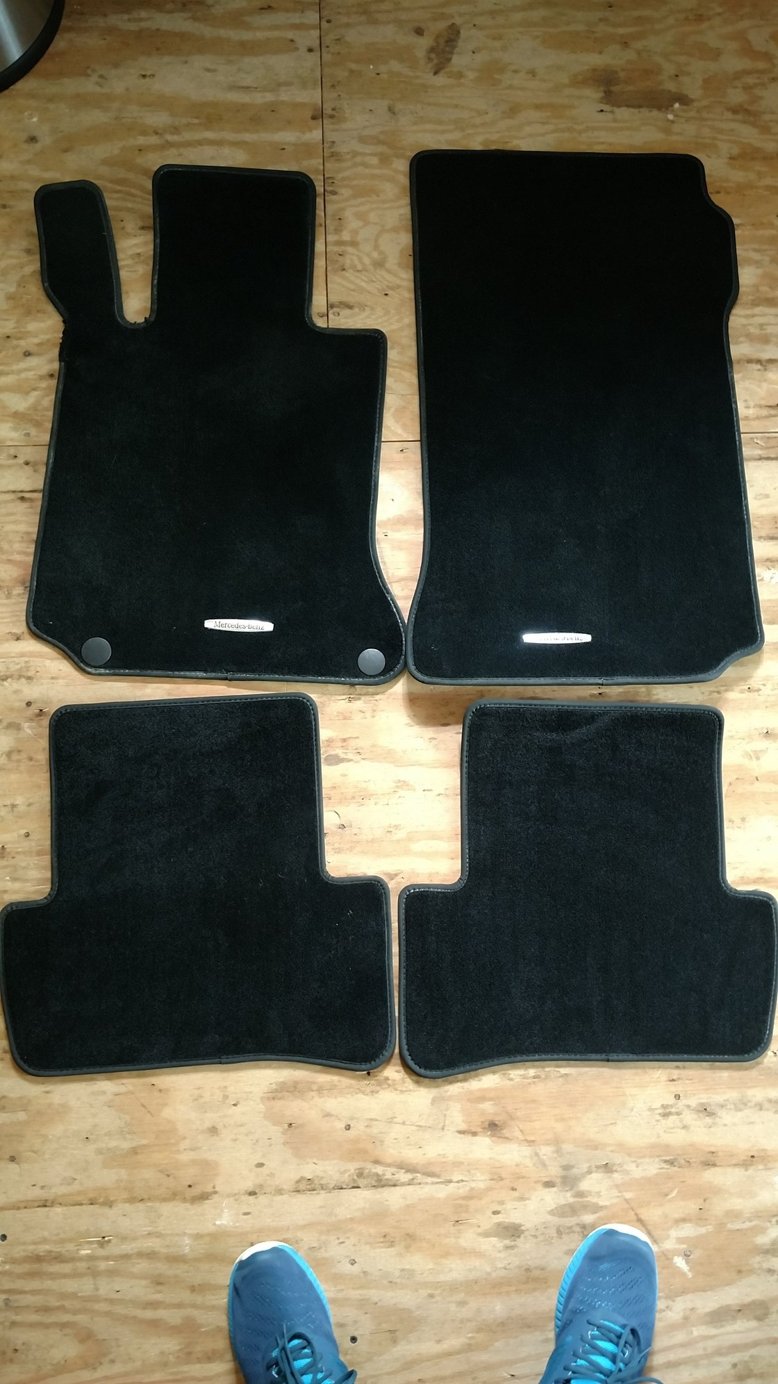 0714 W204 c class c300 c250 c63 c250 OEM mercedes floor mats set black