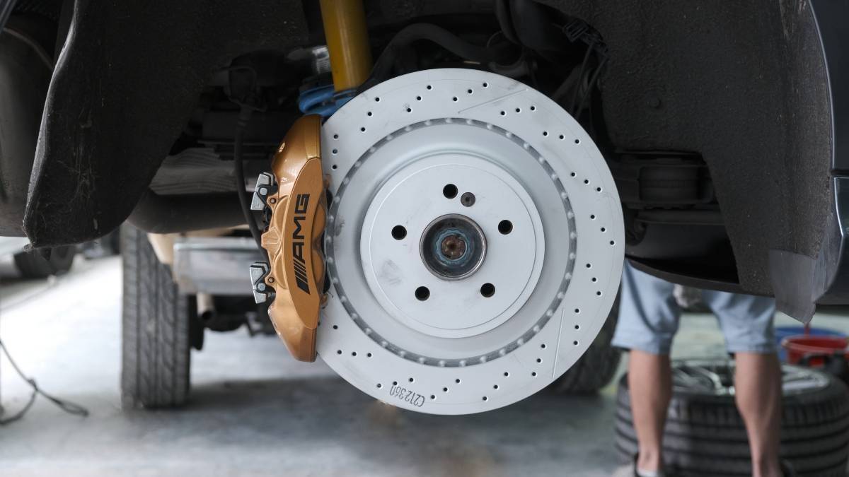 Mercedes Benz Eclass W212 E200 Genuine AMG E63 Front 6 Pot Rear 4 Pot