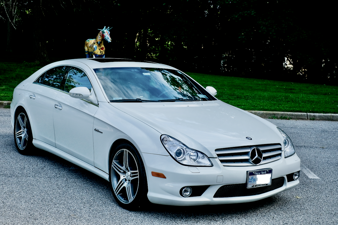 2007 Mercedes-Benz CLS63 AMG - 2007 White CLS63 31K Miles Exclusively on The MB Market - Used - VIN WDDDJ77X87A088249 - 31,055 Miles - Roslyn Heights, NY 11577, United States