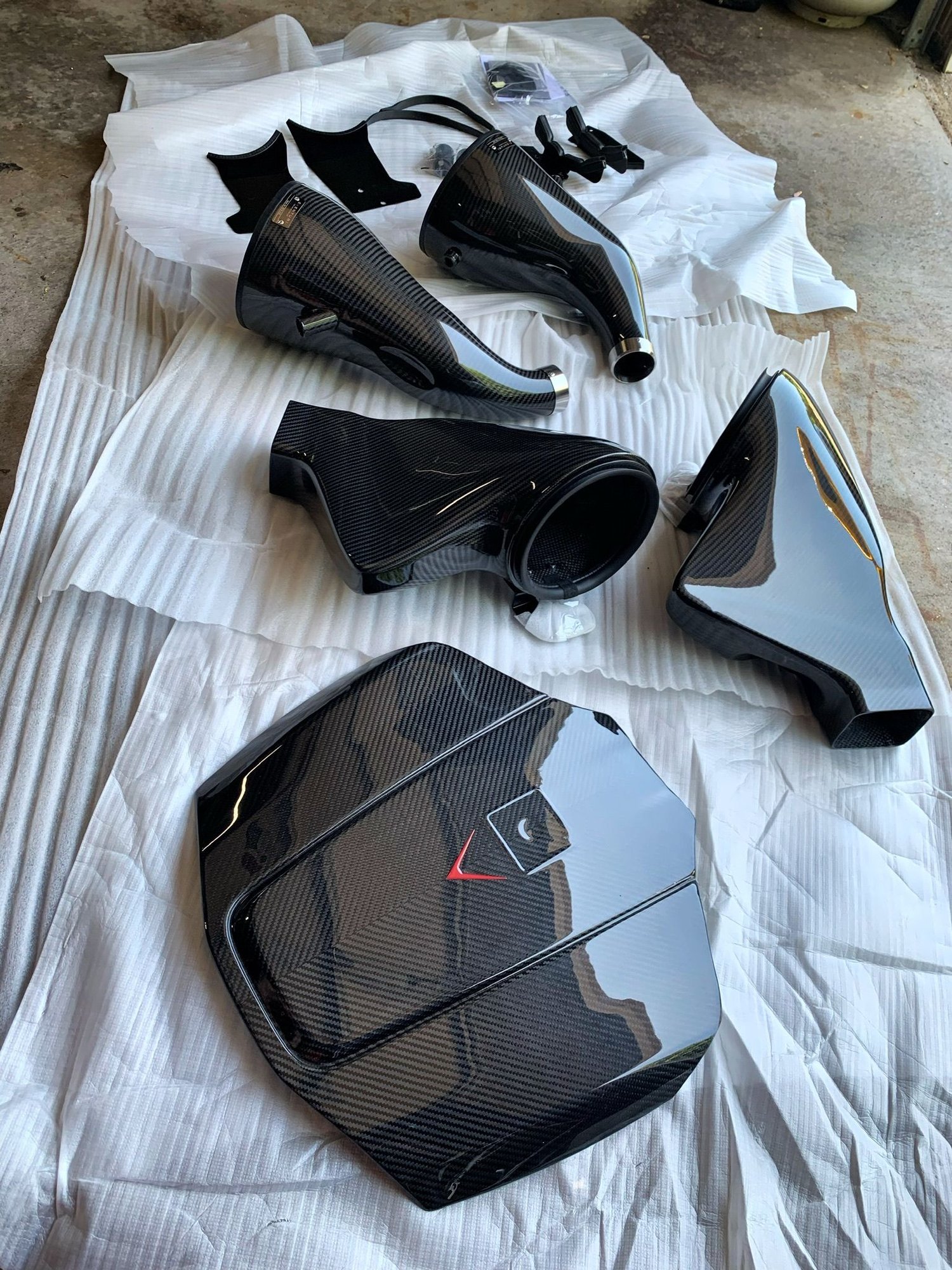 Engine - Intake/Fuel - Eventuri Gloss Carbon Fiber Intake - Used - 2016 to 2021 Mercedes-Benz AMG GT - East Hartford, CT 06118, United States