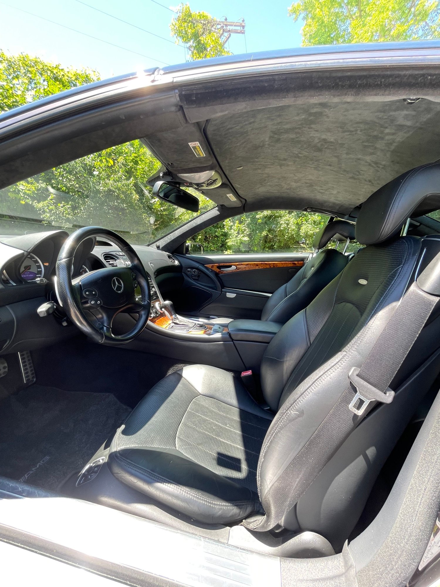 2007 Mercedes-Benz SL55 AMG - 2007 MERCEDES AMG SL55 $25K - Used - VIN WDBSK72F77F125175 - 93,727 Miles - 8 cyl - 2WD - Automatic - Convertible - Black - Columbus, OH 43219, United States