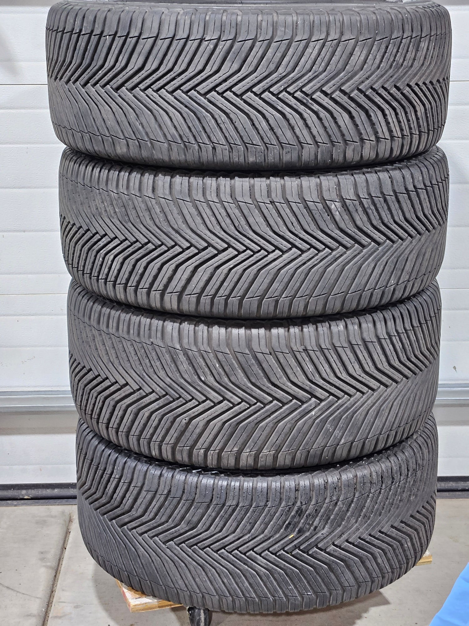 Wheels and Tires/Axles - Ditch the RUNFLATS! For Sale Michelin Crosscountry2 (2) 285/40 R20 & (2) 255/45R20 - Used - 0  All Models - Tucson, AZ 85750, United States