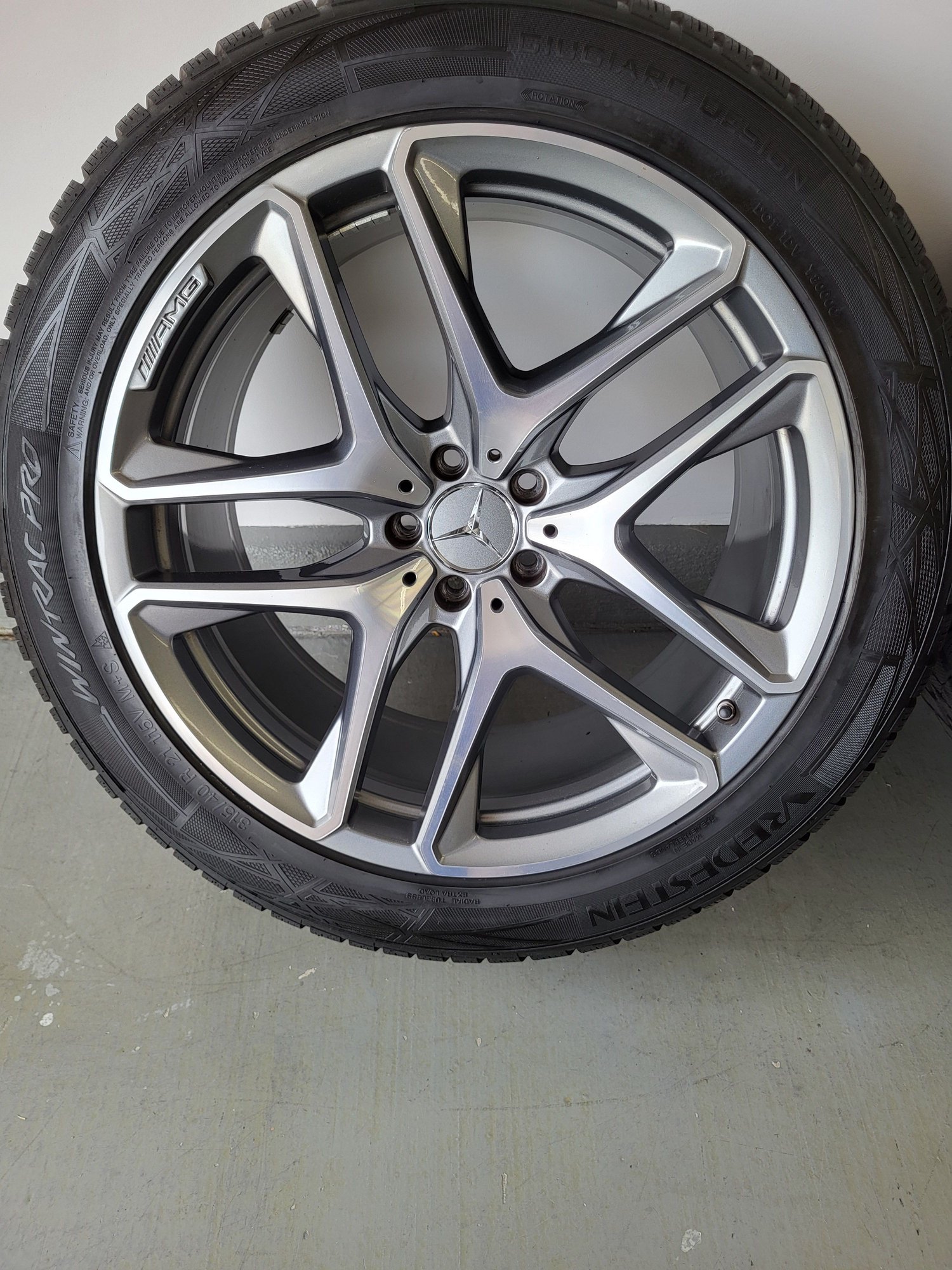 Wheels and Tires/Axles - Set of GLE53 Wheels and Tires with TPMS and OE Lug bolts - Used - 2019 to 2022 Mercedes-Benz GLE-Class - Las Vegas, NV 89135, United States